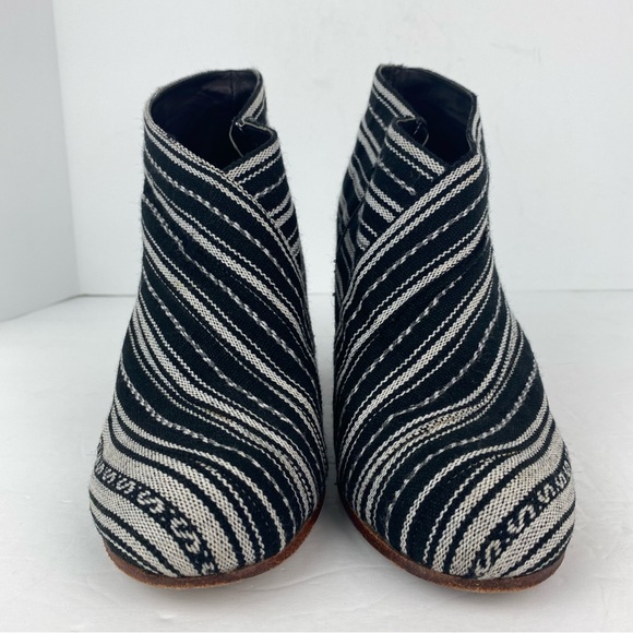 Fortress Of Inca size 39/9 Women’s Black White Striped Tapestry Ankle Booties - Picture 2 of 9